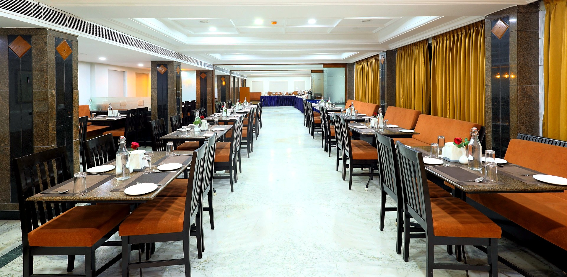 Dining & Café